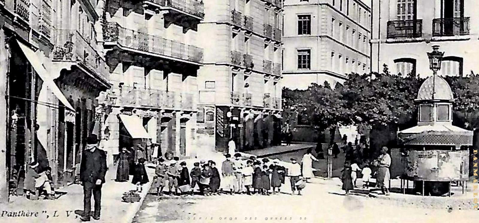 2913- Alger - Rue Montpensier - Sortie des Ecoles2.jpg